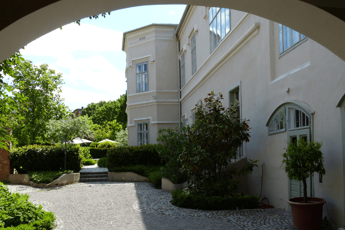 Dr. Langeder Immobilien Nfg GmbH