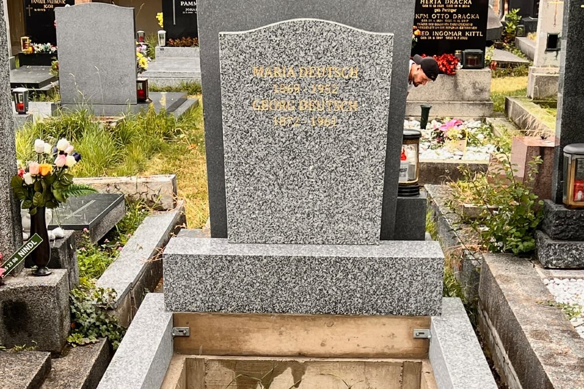 Steinmetz VINTILA Grabsanierung im Raum Wien