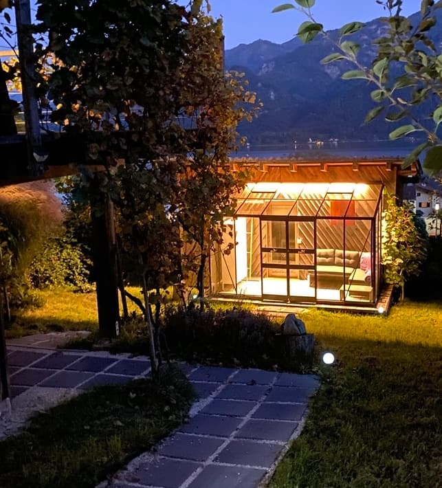 Tinyhouse bei Nacht Unterach am Attersee